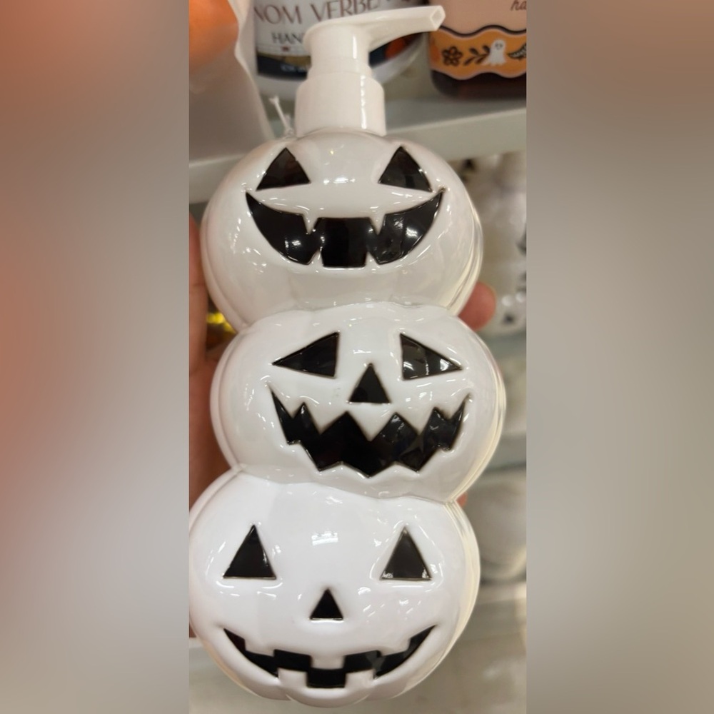 NEW Halloween Pumpkin Hand Soap Pump sweet fragrance 8 oz